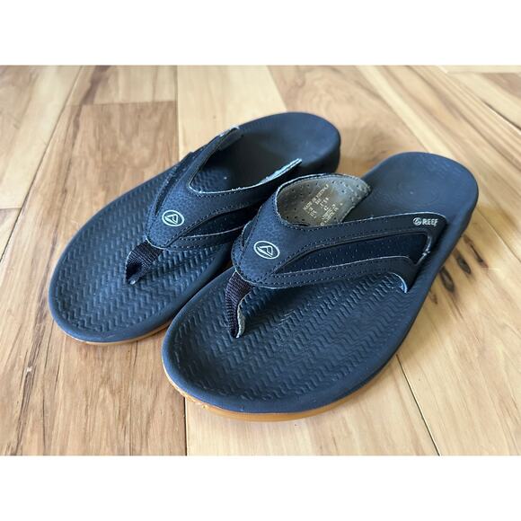 REEF Men's Black  L-16 SAV Flip Flops Sandals Size 9 Faux Vegan Leather Strap - Picture 1 of 8
